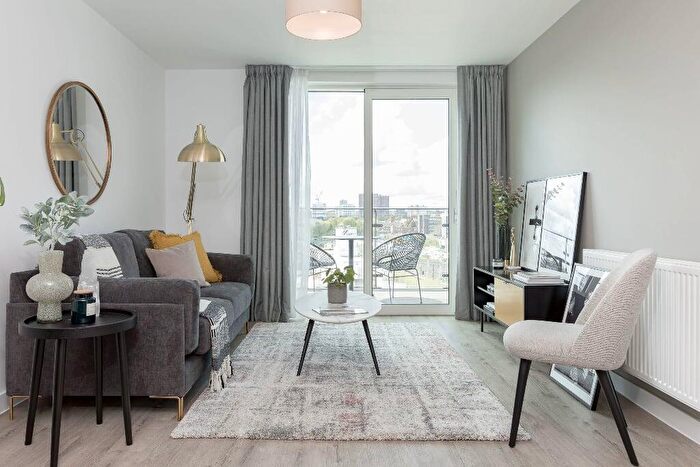 1 Bedroom Apartment To Rent In Anvil, M5