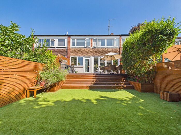 3 Bedroom Terraced House For Sale In Broadlands Avenue, Chesham, Buckinghamshire, HP5