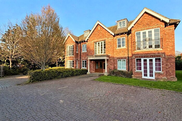 2 Bedroom Flat To Rent In Christine Ingram Gardens, Bracknell, Berkshire, RG42