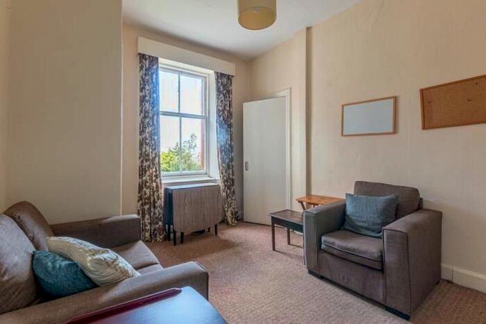 3 Bedroom Flat To Rent In Spottiswoode Road, Edinburgh, EH9