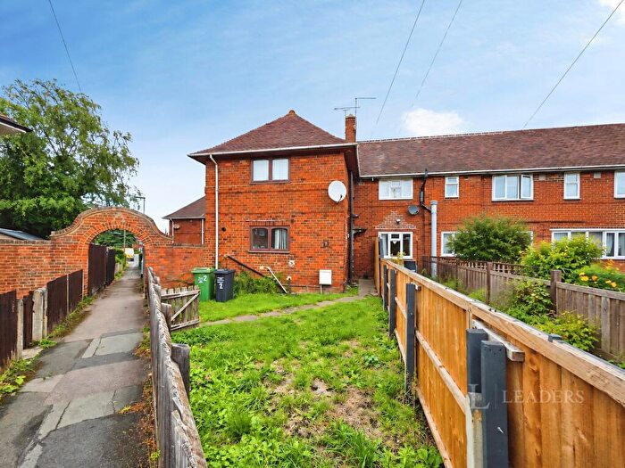 3 Bedroom Semi-Detached House To Rent In Woodthorpe Avenue, LE11