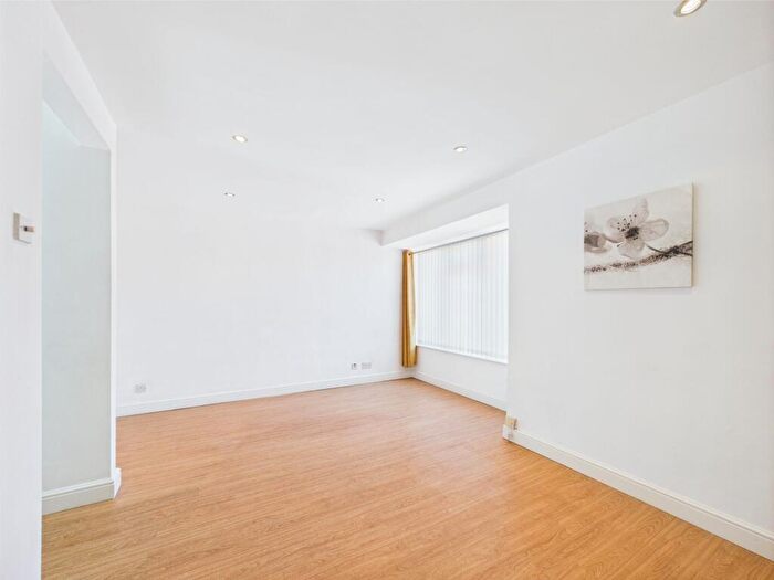 2 Bedroom End Of Terrace House For Sale In Baristow Close, Chester, CH2