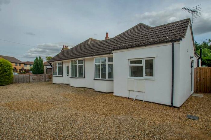 2 Bedroom Semi-Detached Bungalow To Rent In Regent Street, Stotfold, Hitchin, Hertfordshire, SG5