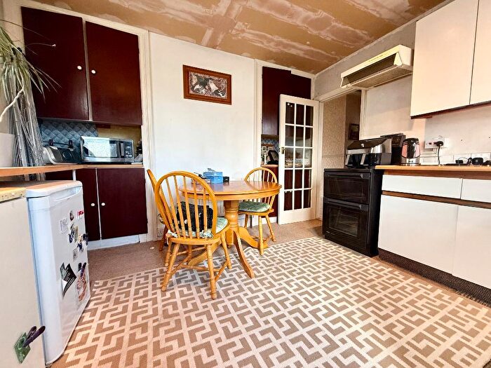 2 Bedroom Detached Bungalow For Sale In Wigmore Lane, Stopsley, Luton, Bedfordshire, LU2