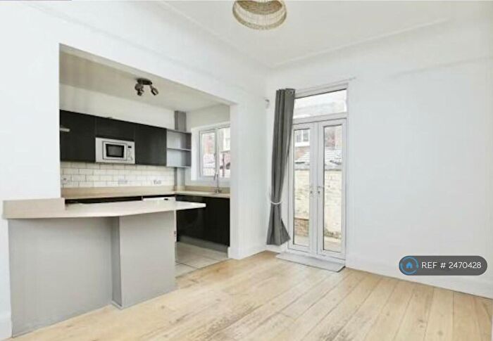 3 Bedroom Terraced House To Rent In Elmsdale Road, Liverpool, L18