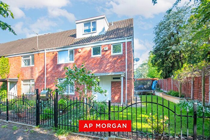 5 Bedroom Semi-Detached House For Sale In Heronfield Close, Church Hill South, Redditch, Worcestershire, B98