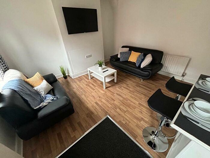 3 Bedroom Terraced House To Rent In Granby Grove, LS6