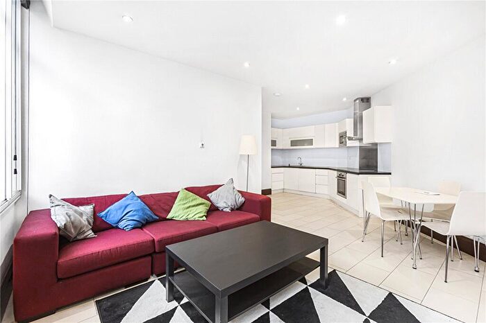 2 Bedroom Apartment To Rent In Carthusian Street, London, EC1M