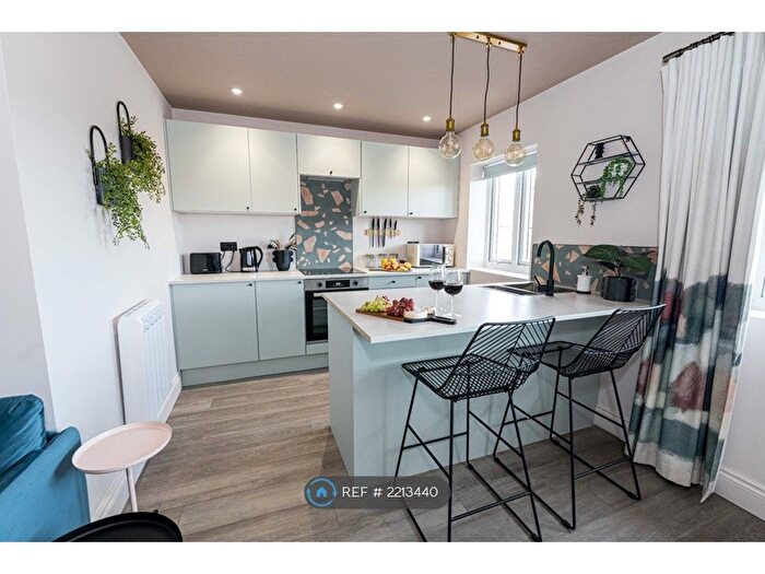 1 Bedroom Flat To Rent In Holdenhurst Road, Bournemouth, BH8