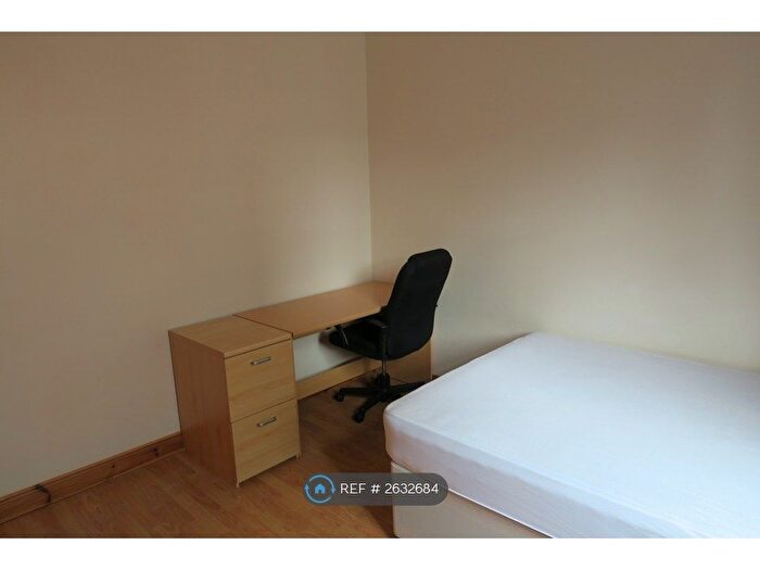 2 Bedroom Flat To Rent In Bon Accord Terrace, Aberdeen, AB11