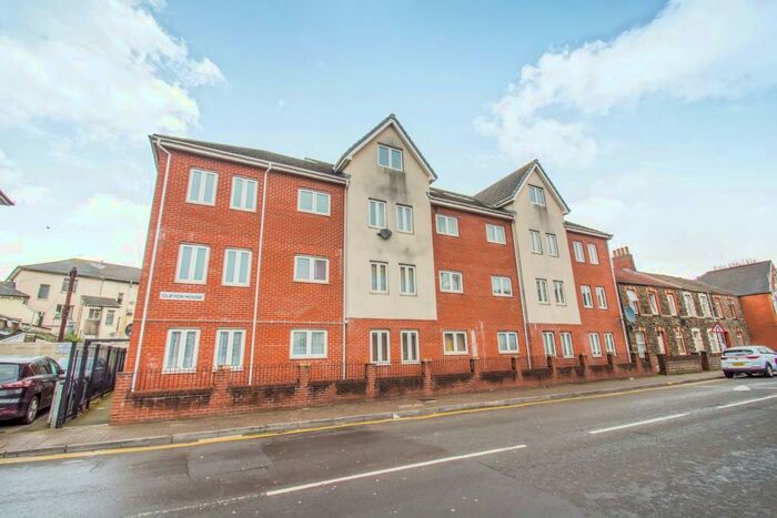 1 Bedroom Flat To Rent In Clifton House, Broadway, Roath, CF24