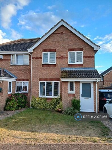 3 Bedroom Semi Detached House To Rent In Meadowsweet, Norwich, NR10