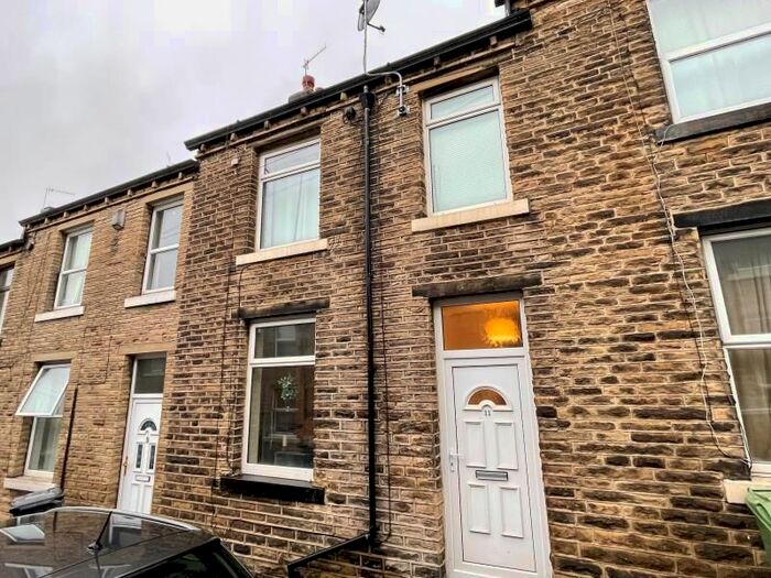 2 Bedroom Terraced House To Rent In Moss Street, Huddersfield, HD4
