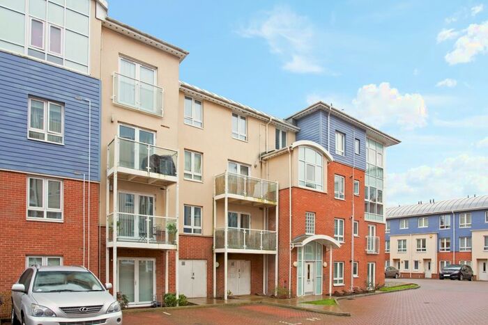 2 Bedroom Flat To Rent In Pumphouse Crescent, Watford WD17