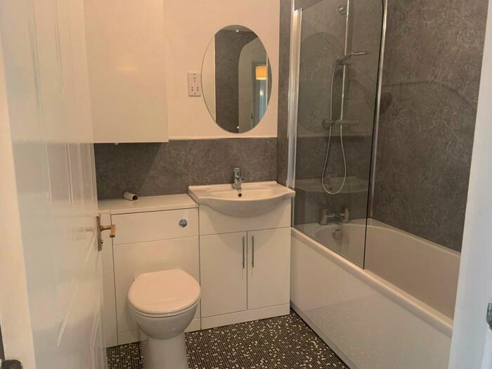 1 Bedroom Flat To Rent In Century Court, Taff Mead Embankment, Cardiff, CF11