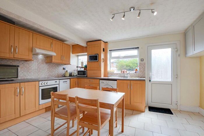 3 Bedroom Terraced House For Sale In Arnold Avenue, South Wigston, Leicester, LE18