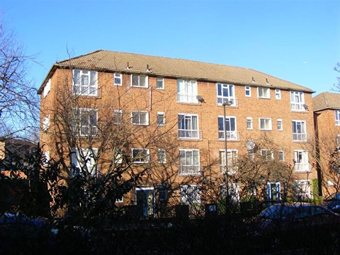 1 Bedroom Flat To Rent In Fisher House, Ward Road, London, N19