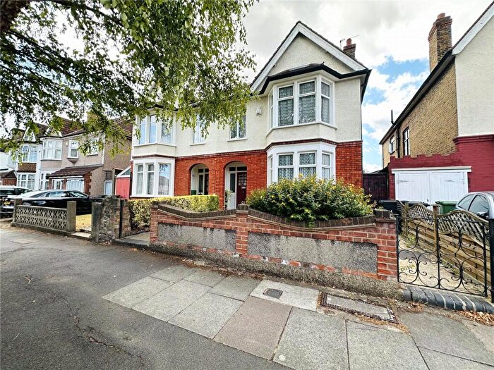 4 Bedroom Semi Detached House For Sale In Newquay Road, London, SE6