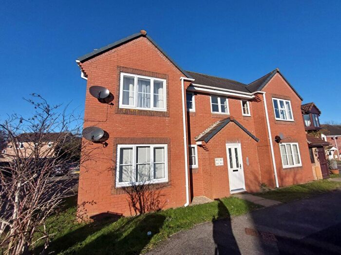 1 Bedroom Flat For Sale In Camellia Drive, Warminster, BA12