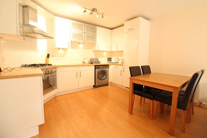 2 Bedroom Flat To Rent In Bothwell Road, Aberdeen, AB24