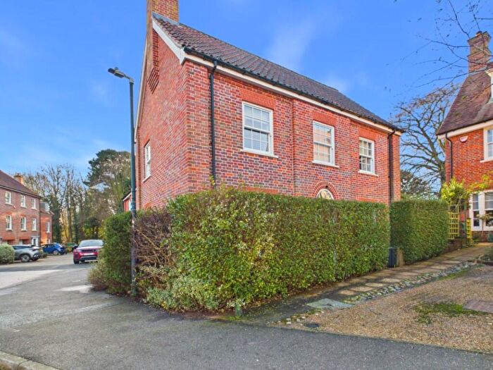 4 Bedroom Link Detached House For Sale In Blyth Mews, Halesworth, IP19