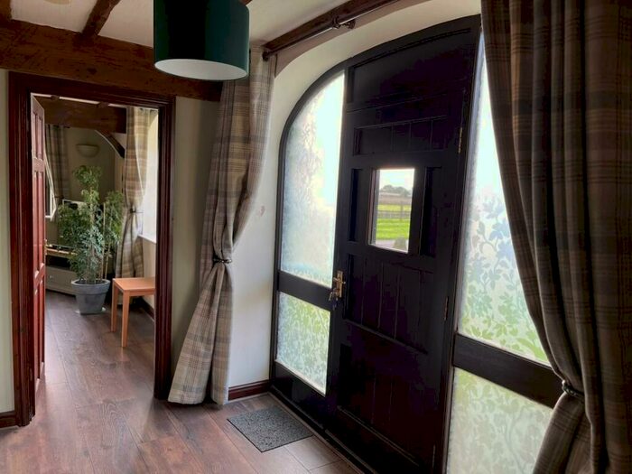 2 Bedroom Cottage To Rent In Fox Covert, Ashby Road, Tamworth, Staffordshire, B79