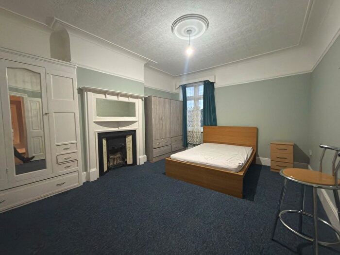 2 Bedroom Flat To Rent In Emerson Road, Ilford, IG1