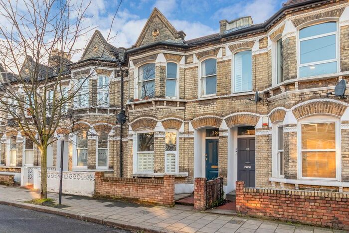 2 Bedroom Flat To Rent In Corrance Road, London, SW2