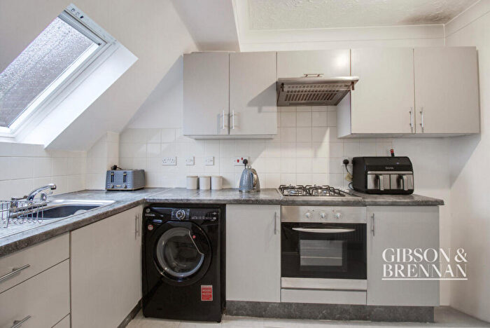 2 Bedroom Apartment For Sale In Stafford Green, Basildon, SS16