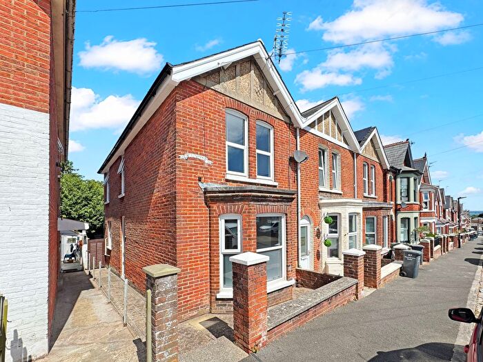 3 Bedroom End Of Terrace House For Sale In Moorgreen Road, Cowes, PO31