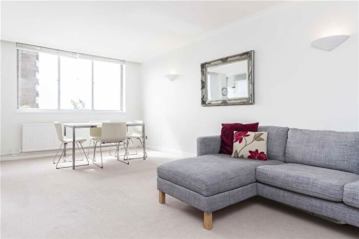 1 Bedroom Flat To Rent In Cambridge Square, Hyde Park, W2