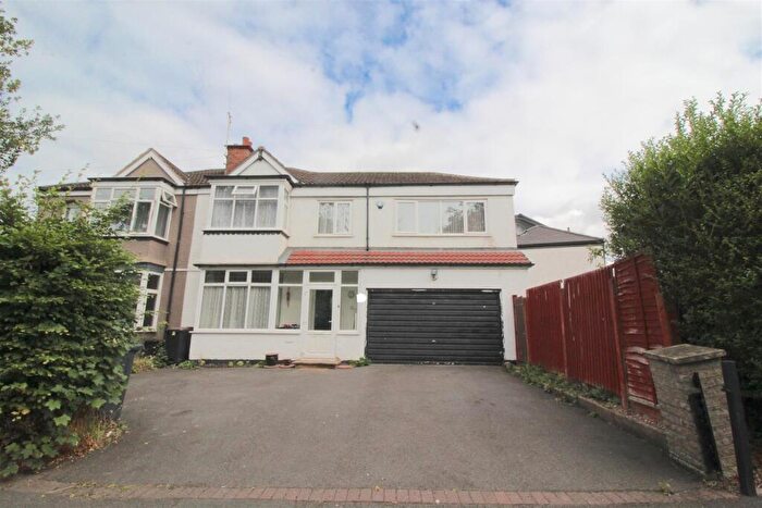 3 Bedroom Semi-Detached House For Sale In Vicarage Road, Yardley, B33