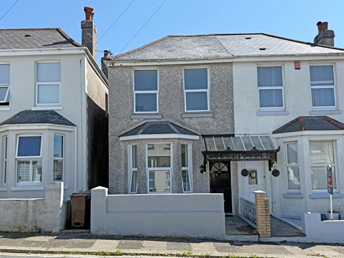 2 Bedroom Semi-Detached House For Sale In Cedarcroft Road, Beacon Park, Plymouth, PL2