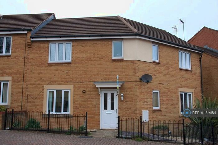 4 Bedroom Semi-Detached House To Rent In Cropthorne Road South, Bristol, BS7