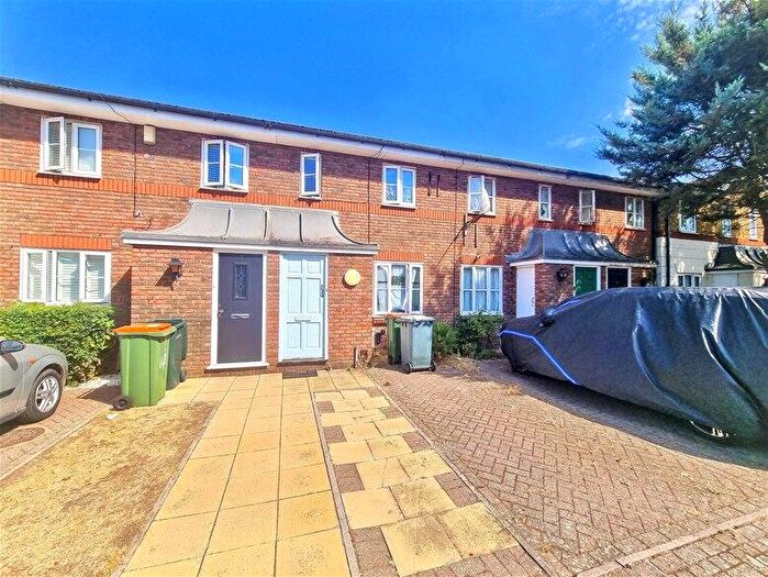 2 Bedroom House To Rent In Widgeon Close, Custom House, E16