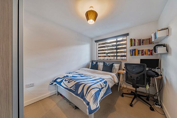 2 Bedroom Flat For Sale In Deptford High Street, London, SE8