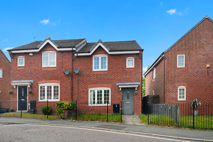 3 Bedroom Semi-Detached House For Sale In Wood Close, Kirkby, Liverpool, L32