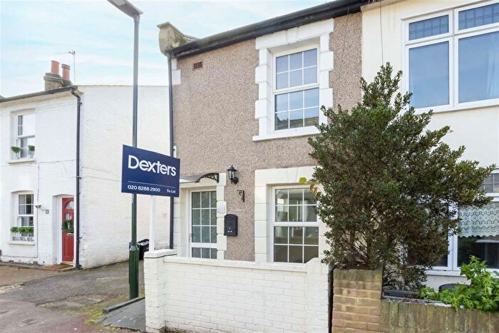 2 Bedroom Property To Rent In Walpole Place, Teddington, TW11