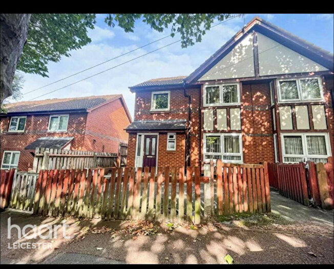 3 Bedroom Semi-Detached House For Sale In Fayrhurst Road, Leicester, LE2