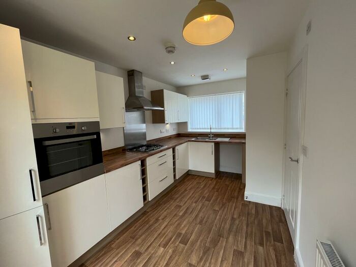 2 Bedroom House To Rent In College Road, Doncaster, DN1