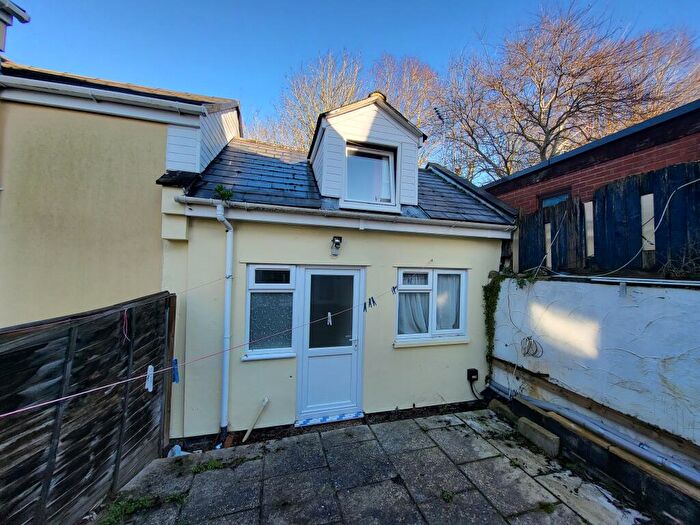 1 Bedroom Apartment To Rent In Clifton Street, Swindon, SN1