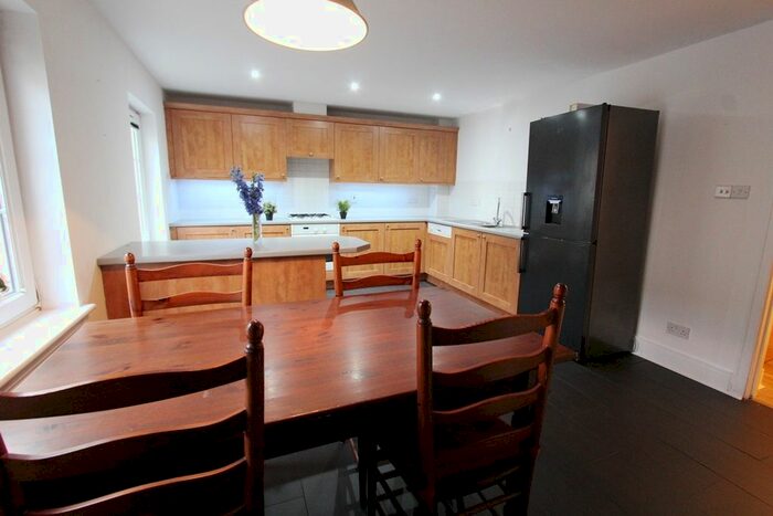 2 Bedroom Flat To Rent In Timber Bush, Edinburgh, EH6