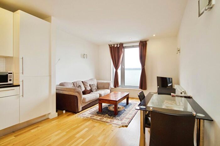 1 Bedroom Flat For Sale In Elthorne Road, London, N19