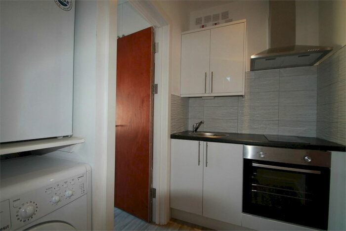 Studio To Rent In High Road, East Finchley, N2