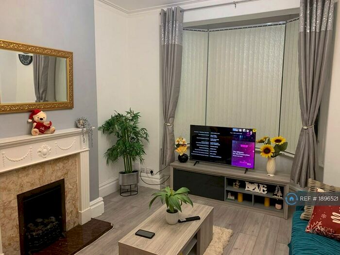 6 Bedroom Terraced House To Rent In Christ Church Road, Doncaster, DN1