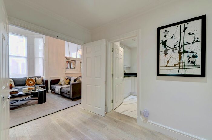4 Bedroom Flat To Rent In Lexham Gardens, Kensington High Street, W8