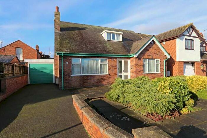 4 Bedroom Detached Bungalow For Sale In Vicarage Lane, Banks, PR9