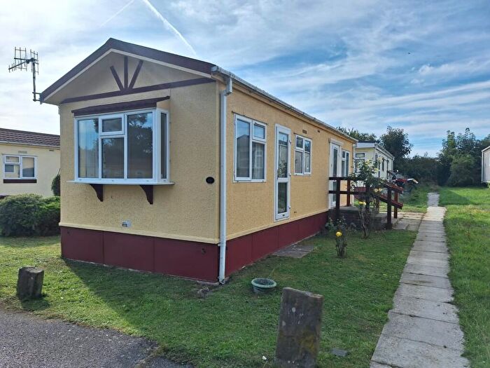 1 Bedroom Detached House To Rent In Sunningdale Mobile Home, Spring Lane, Colden Common, SO21
