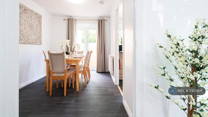 4 Bedroom Semi-Detached House To Rent In Scott Close, Stratford-Upon-Avon, CV37