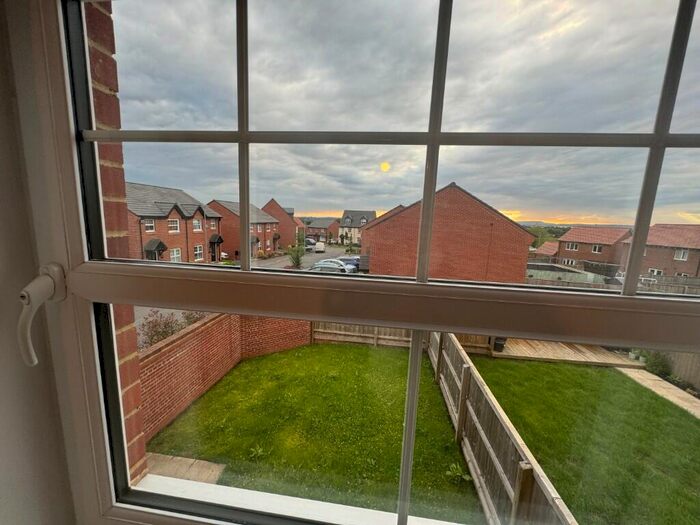 3 Bedroom Semi-Detached House To Rent In Kirkfell Drive, Middleton, M24